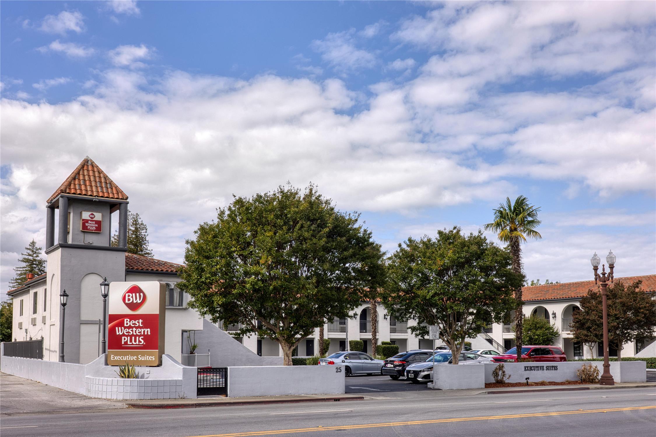 Best Western Plus Executive Suites 19/19