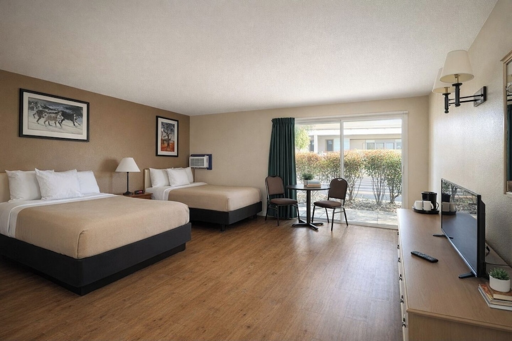 غرفة سوبيريور بسريرين كوين، Lake Powell Canyon Inn 2/10