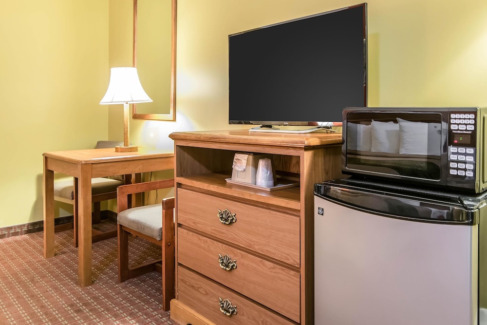 Econo Lodge Louisville Airport 31/40