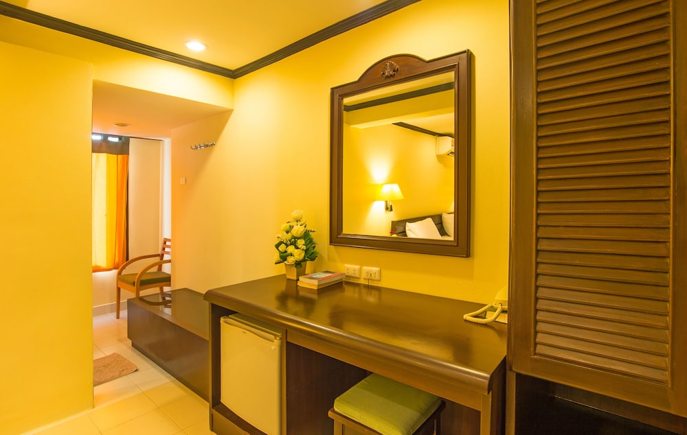 Krabi City Seaview Hotel 50/50