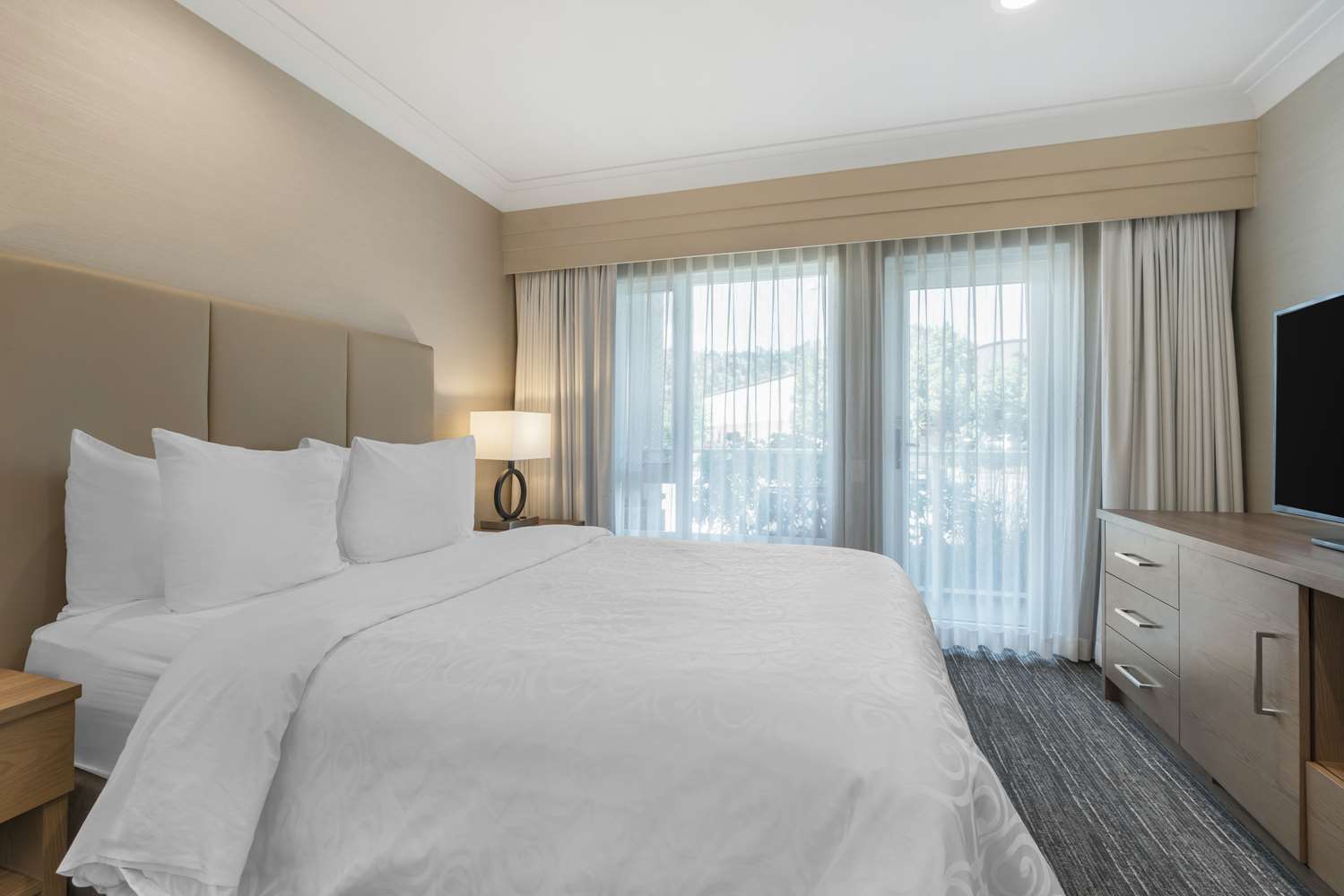 Best Western Plus Kelowna Hotel and Suites 2/15
