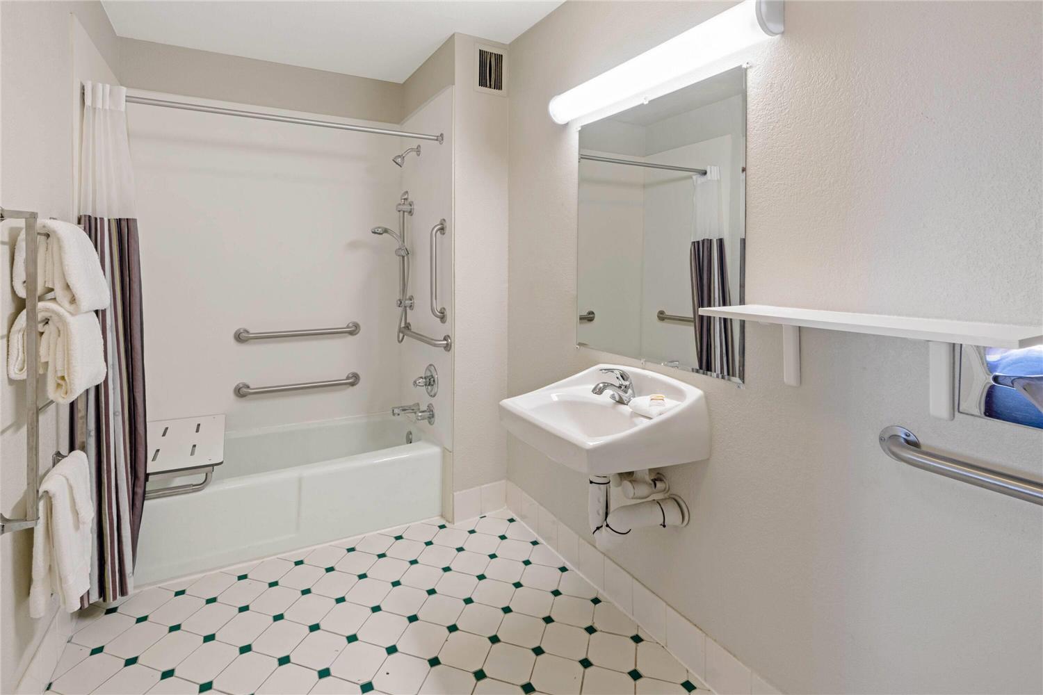 Travelodge by Wyndham Phoenix North 25/25