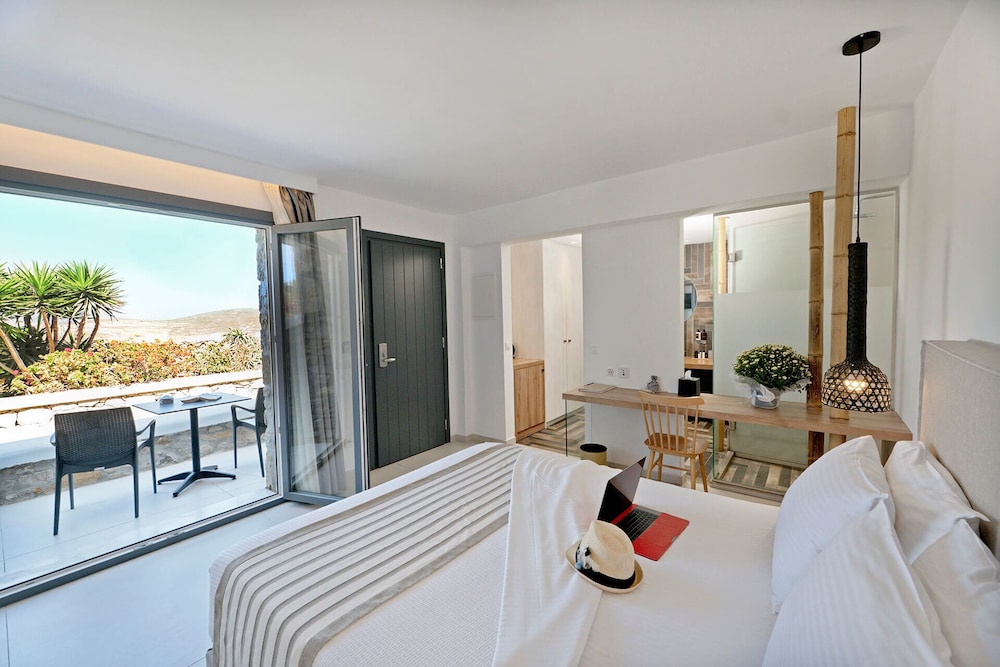 CLASSIC, DOUBLE OR TWIN BED, GARDEN VIEW