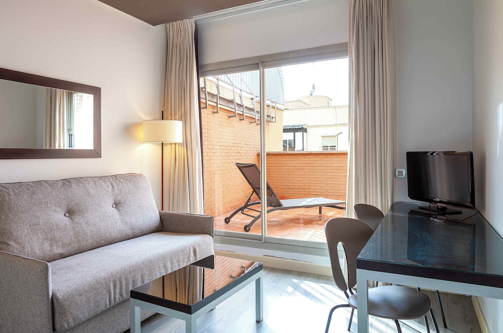 Suites Viena Plaza de Espana 40/61