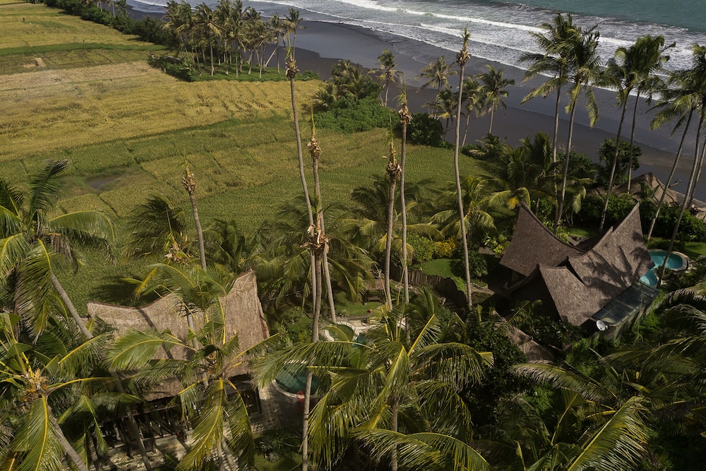 Absolute Beachfront Romantic Villa Laut 21/30