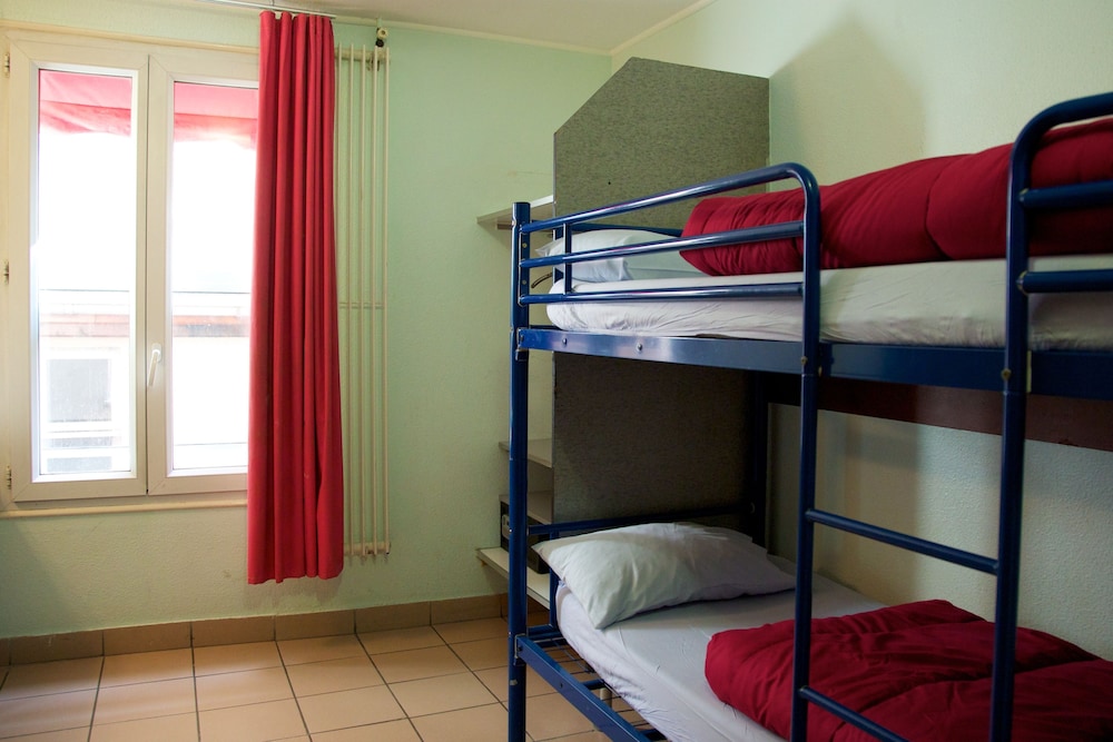 ROOM, BUNK BED, SHARED BATHROOM