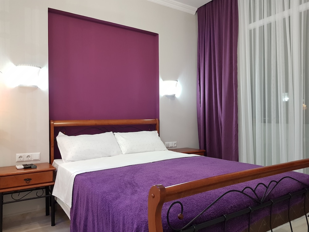 Batumi Real Lux 7/50