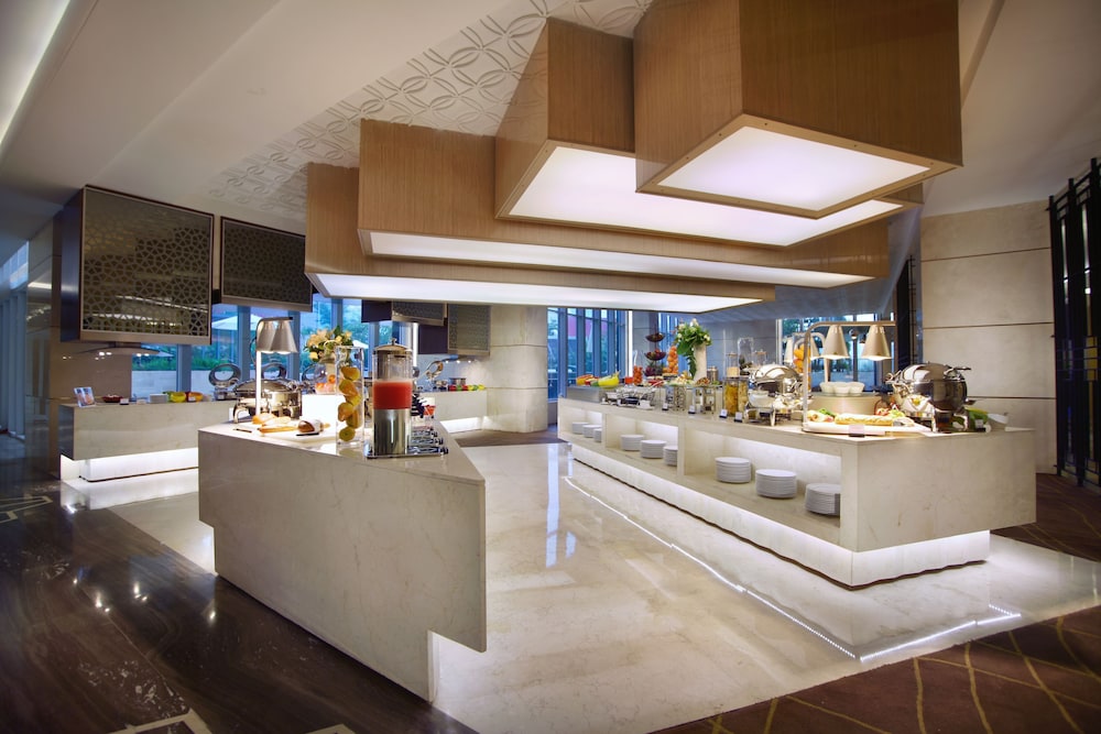 The Grove Suites by Grand Aston 51/57