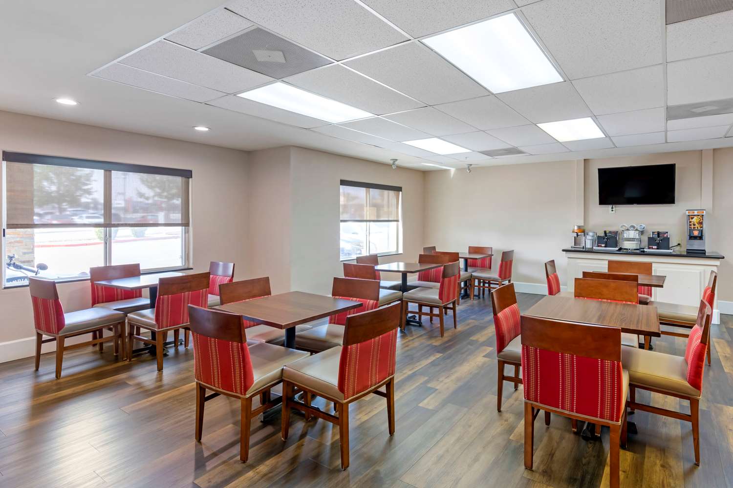 restaurant cafeteria