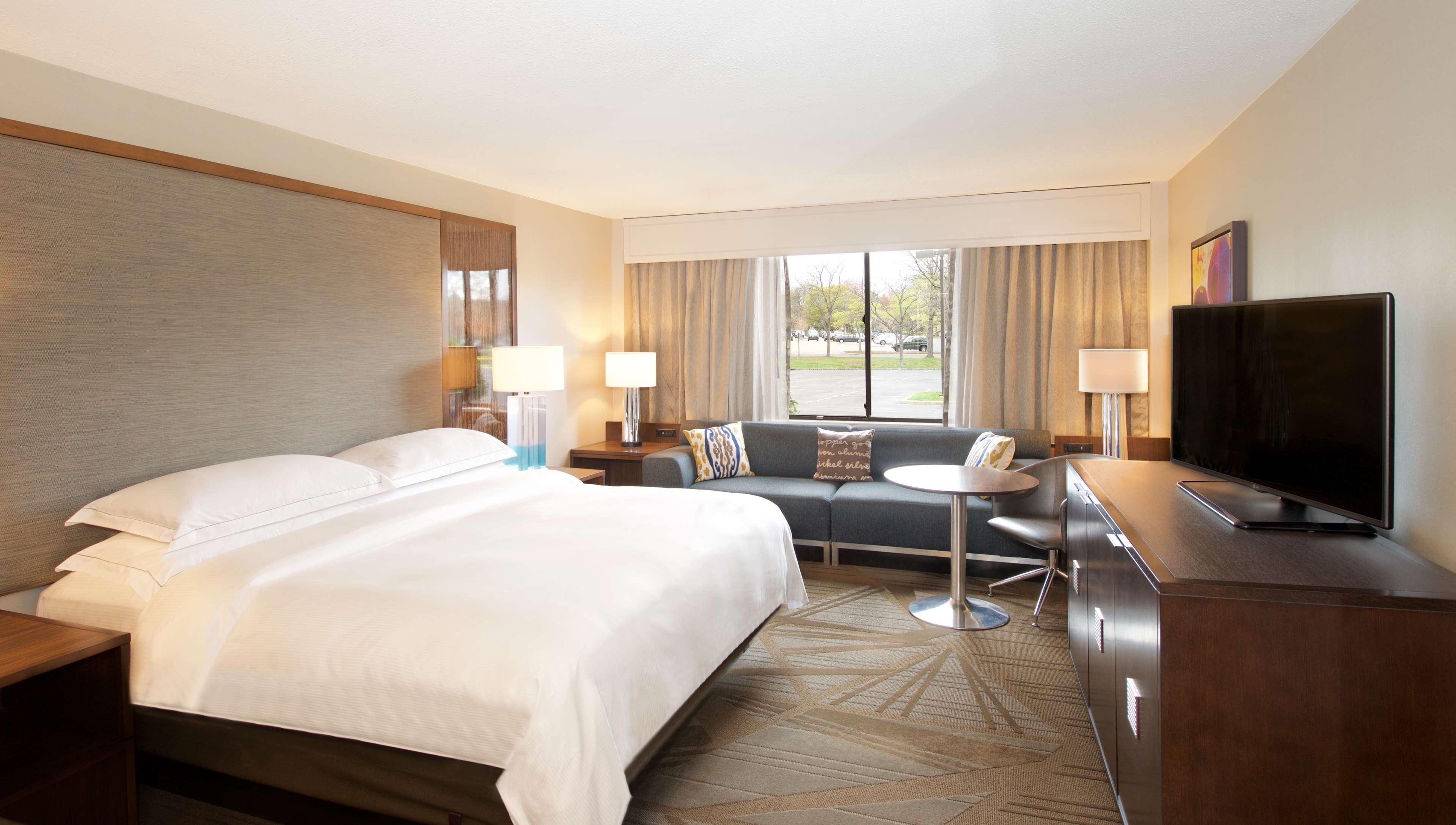 Room, King Bed, Pool Side, Patio