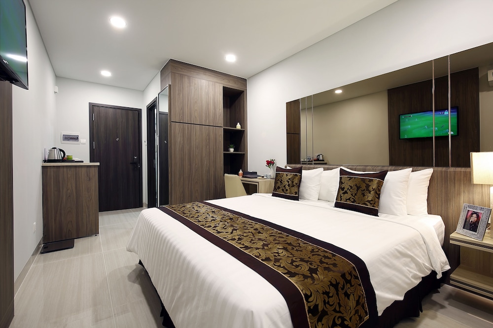 DELUXE, DOUBLE BED