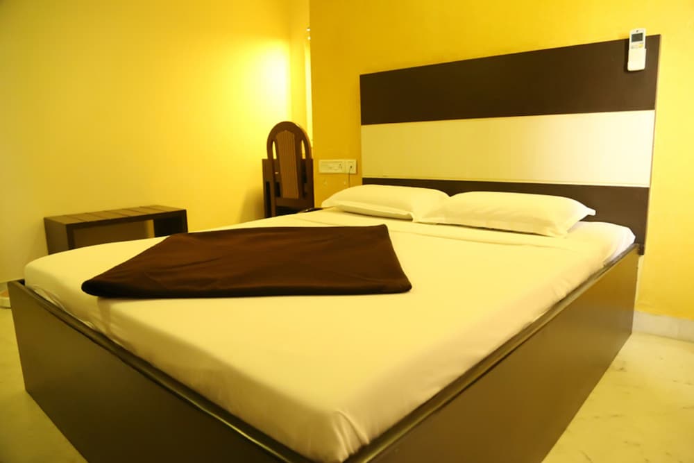 Ashok Residency 10/41