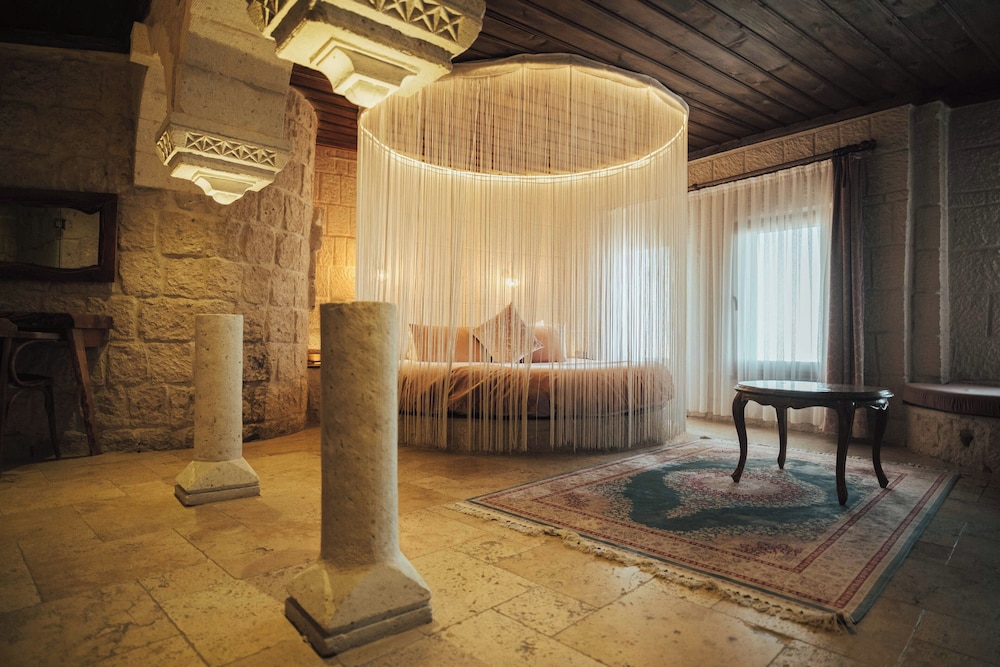 Hu of Cappadocia 21/50