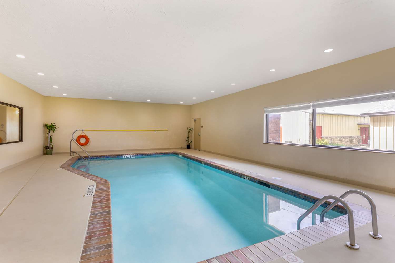 Best Western Franklin Town Center Hotel & Suites 23/34