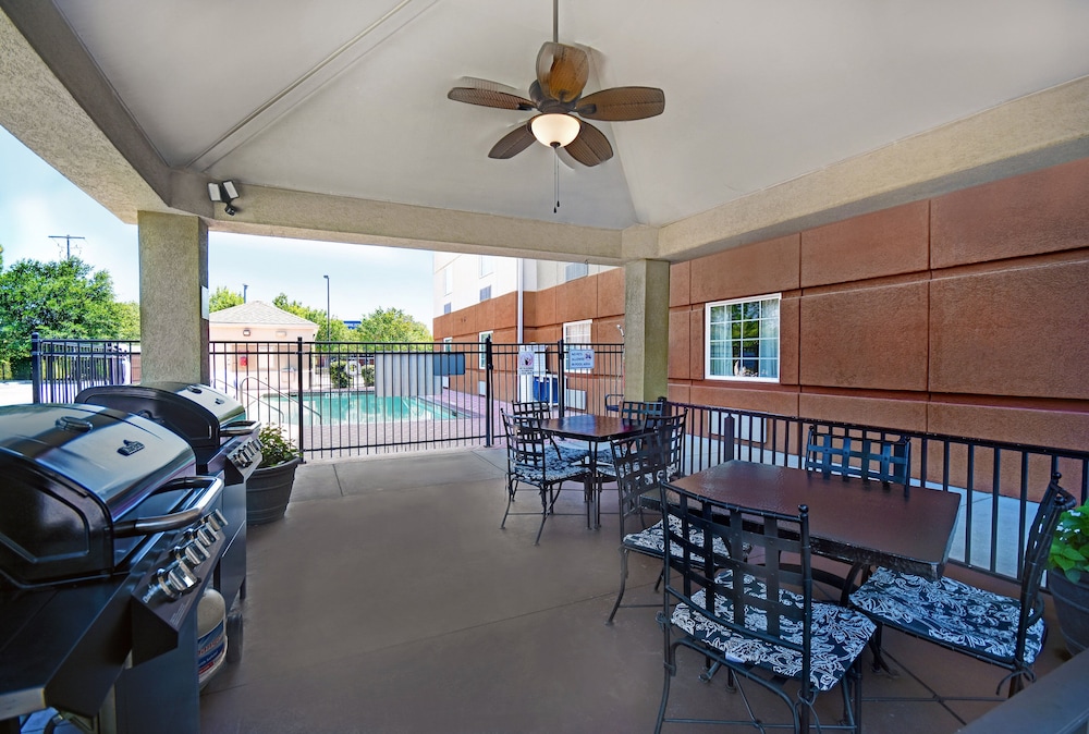 CANDLEWOOD SUITES COLUMBIA-FT. JACKSON 48/62