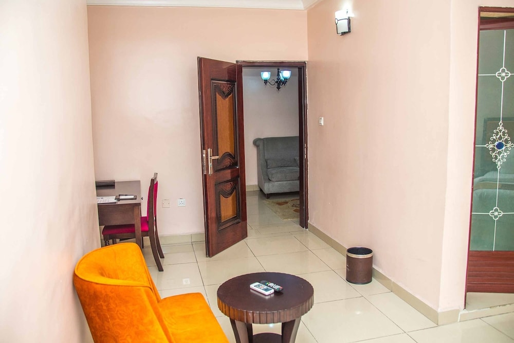 Royal Crest Hotel & Suites 34/50
