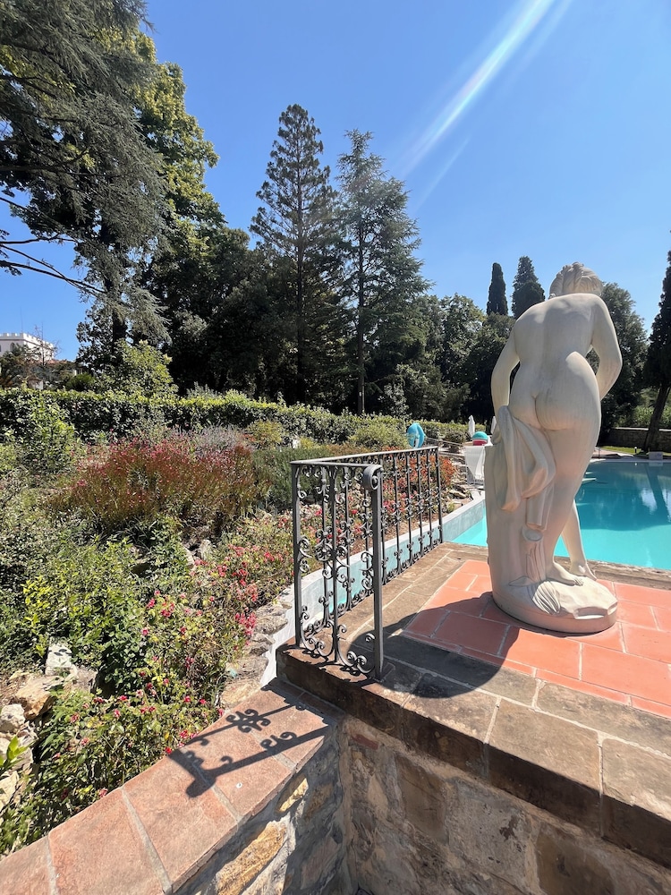 Fantastic Garden Hotel 28/50