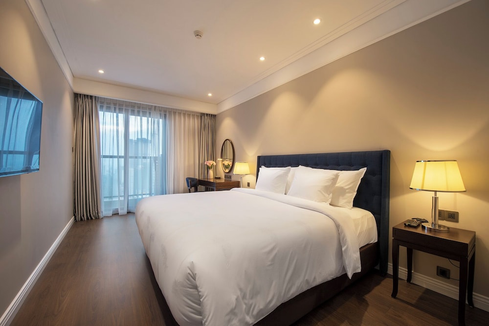 Altara Suites Da Nang 4/50