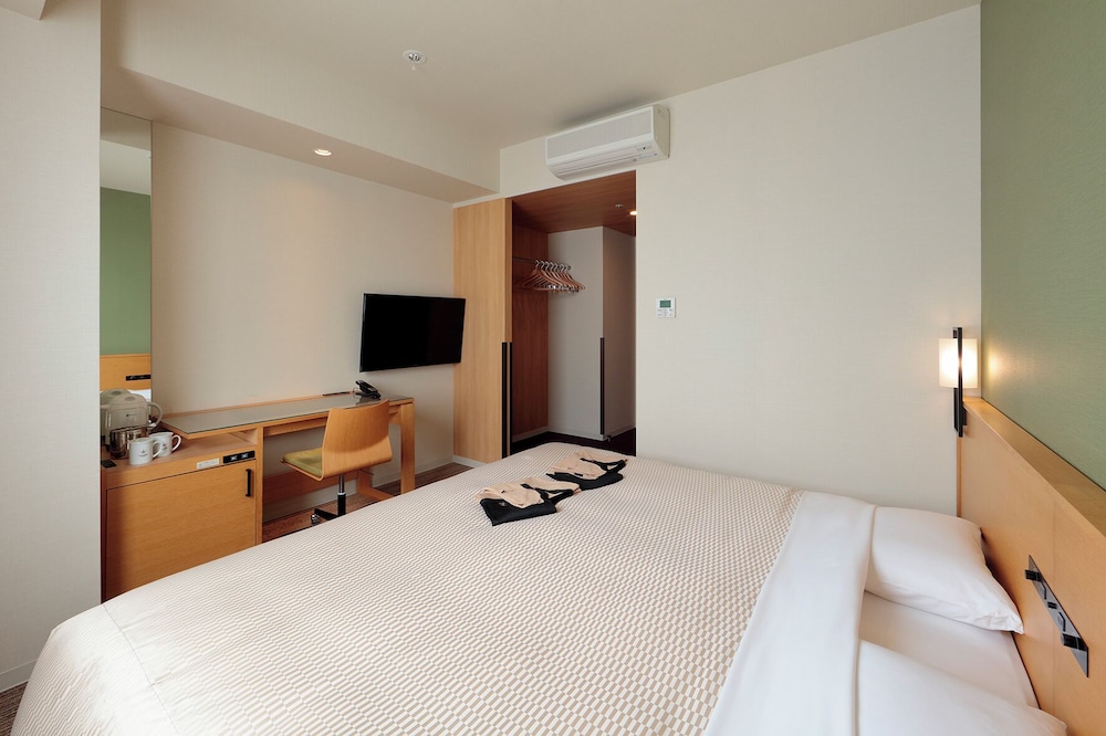 EXECUTIVE, KING BED