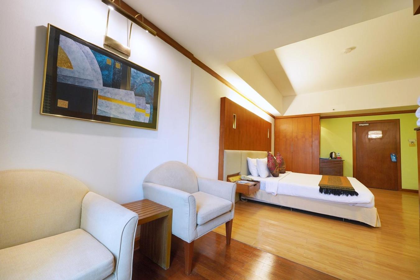 Riverside Bangkok Hotel 24/51