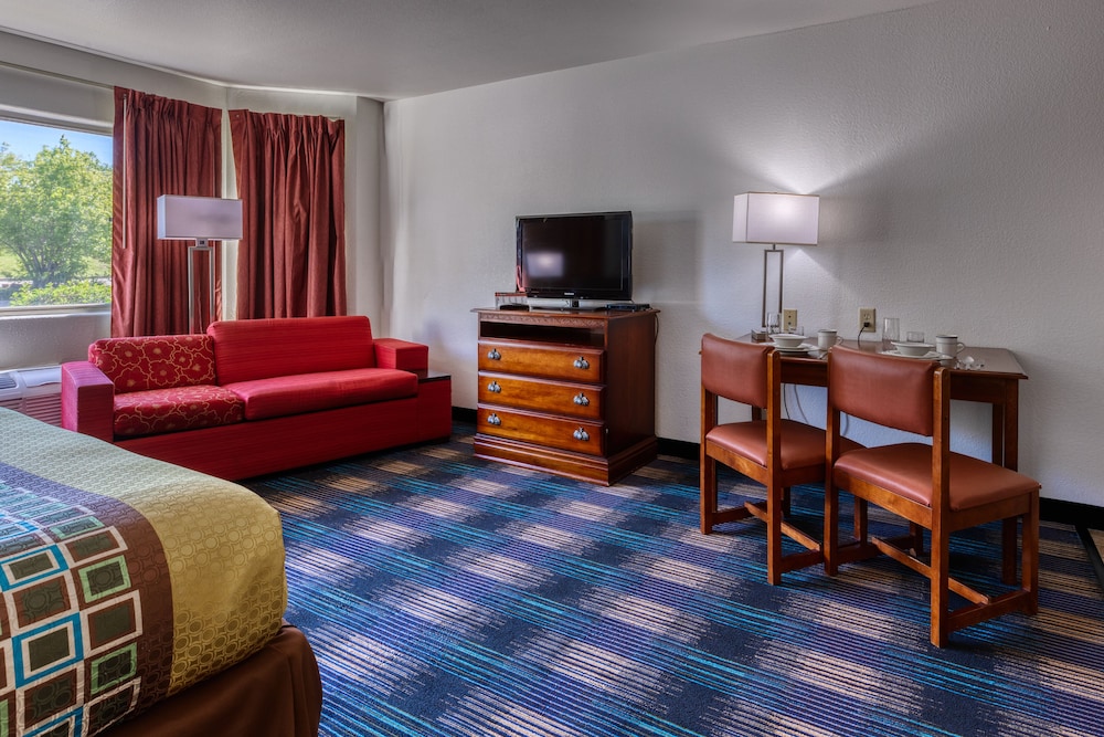 All Towne Suites 33/54