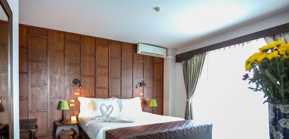 The Bridge Residence Hotel 15/71