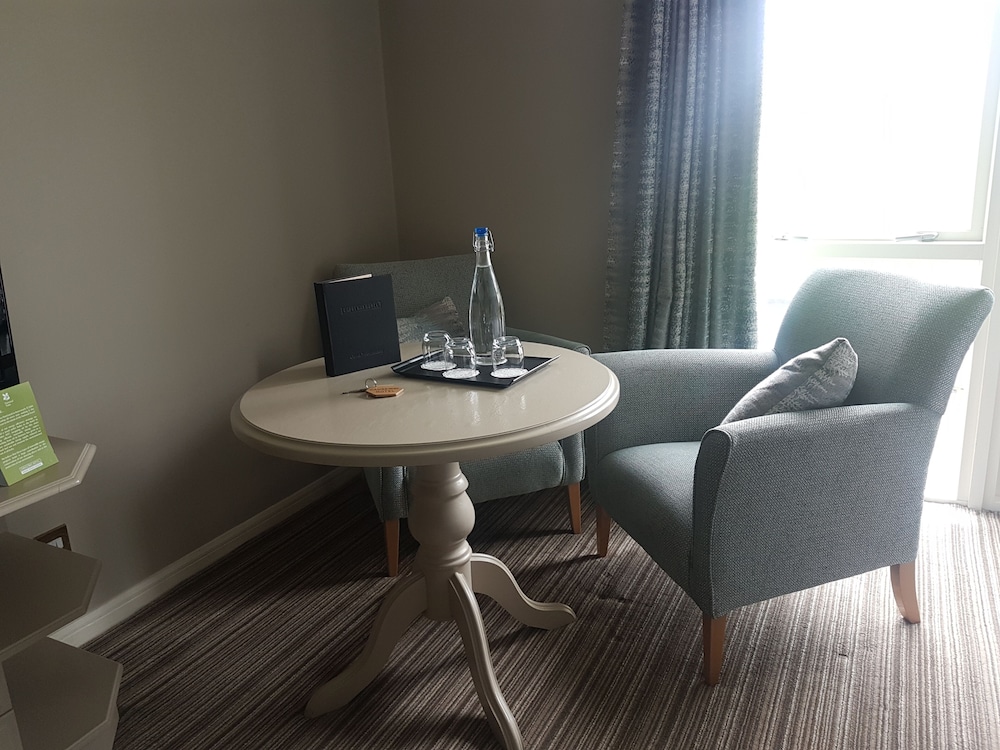 Causeway Hotel 57/68
