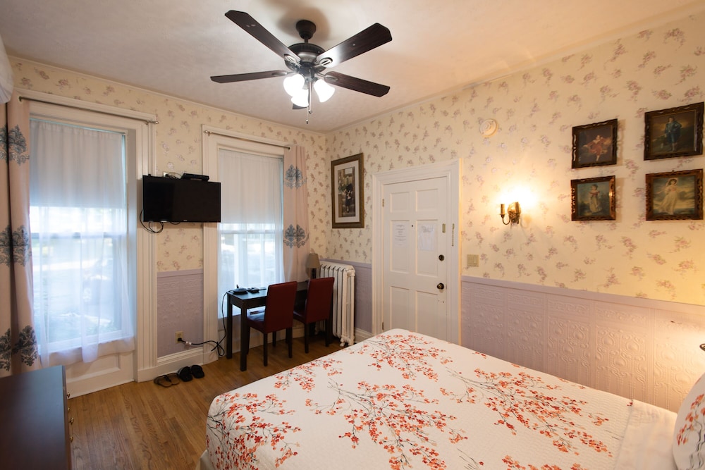 Prince Street Suites 12/50