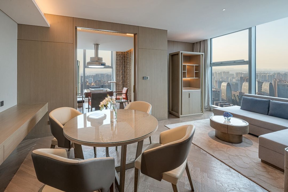 Grand Bay Hotel Chengdu 24/50