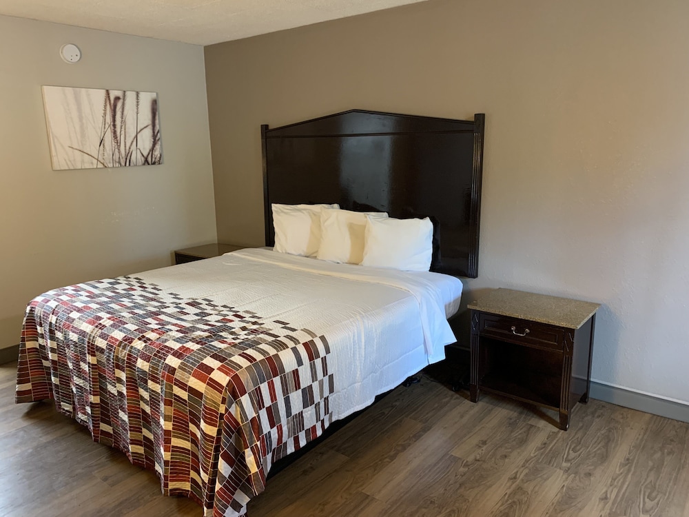 Red Roof Inn Baltimore (ex Days Inn By Wyndham Baltimore West Security Blvd) 9/20