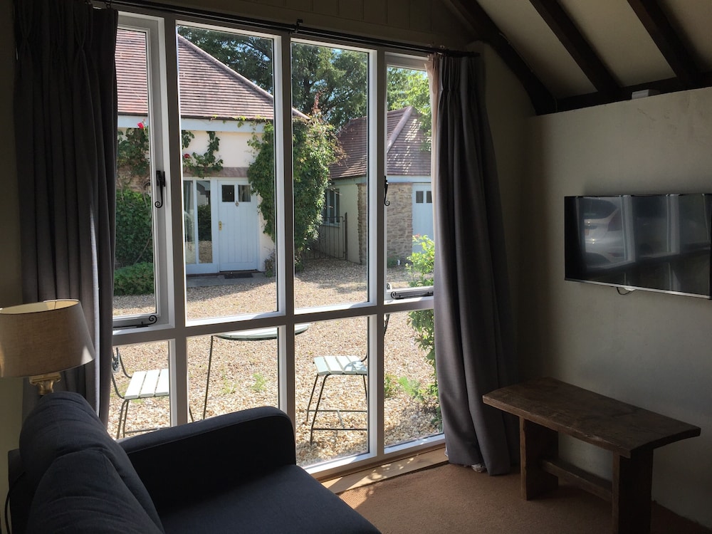 Munden House 25/50