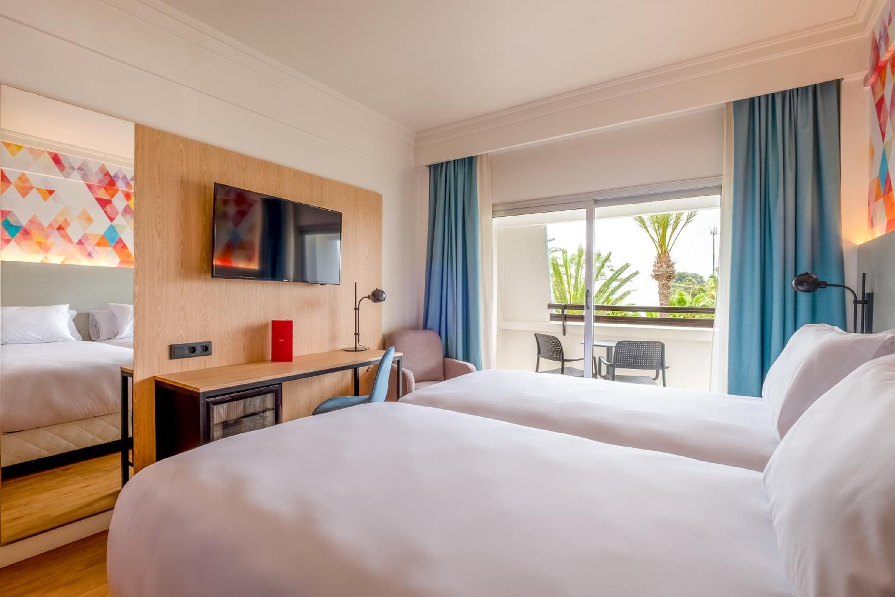 Superior, Double Bed, Side Sea View
