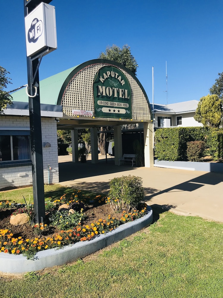 KAPUTAR MOTEL - NARRABRI 57/62