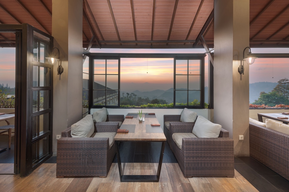 Nava Hotel Tawangmangu 49/73