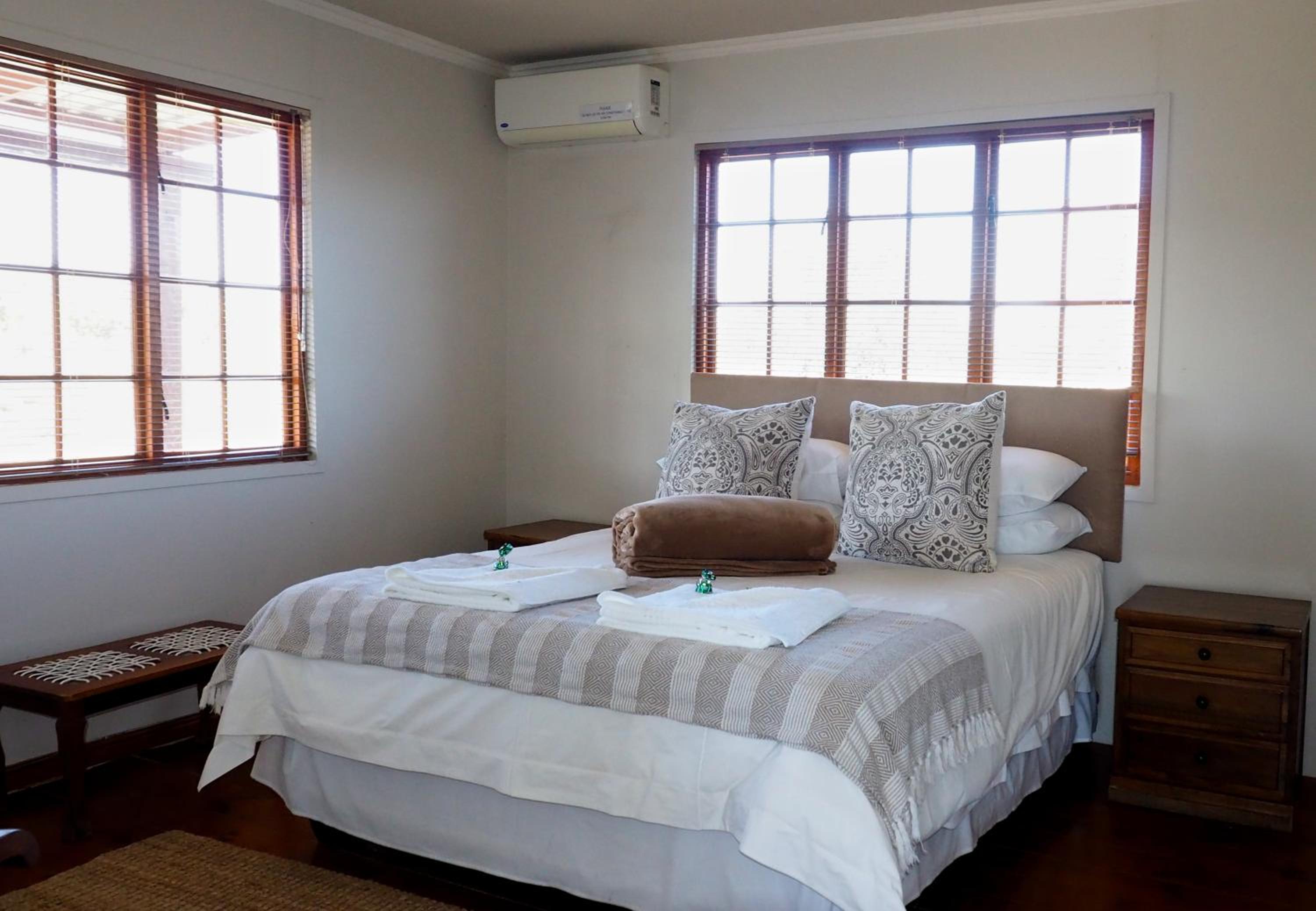 Klein Karoo Game Lodge 12/49
