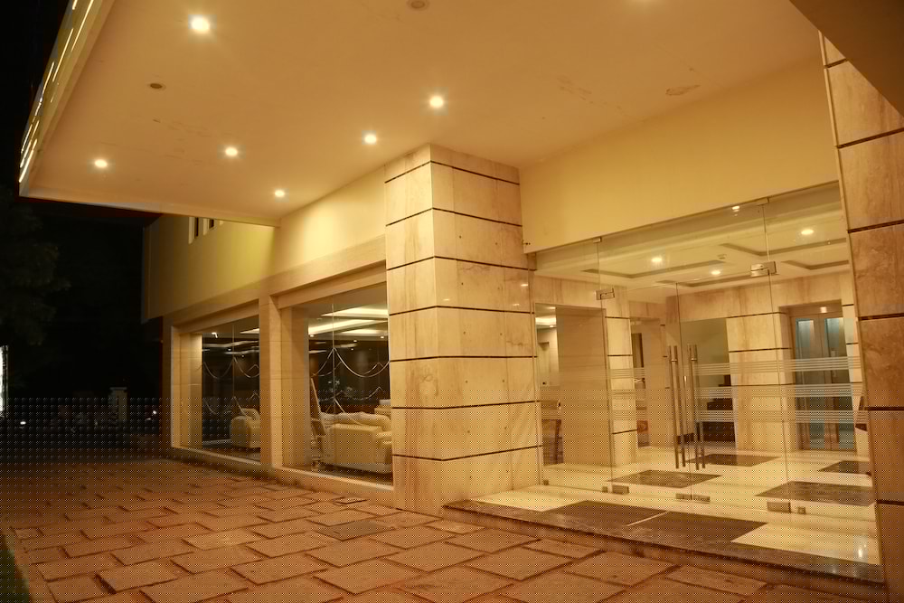 Hotel Himalayaa 5/25
