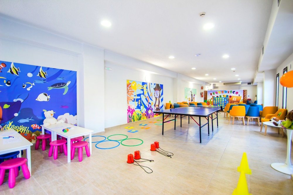 Hotel Servigroup Trinimar 38/48
