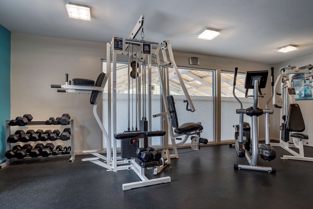 Best Western Carlton Suites 24/42