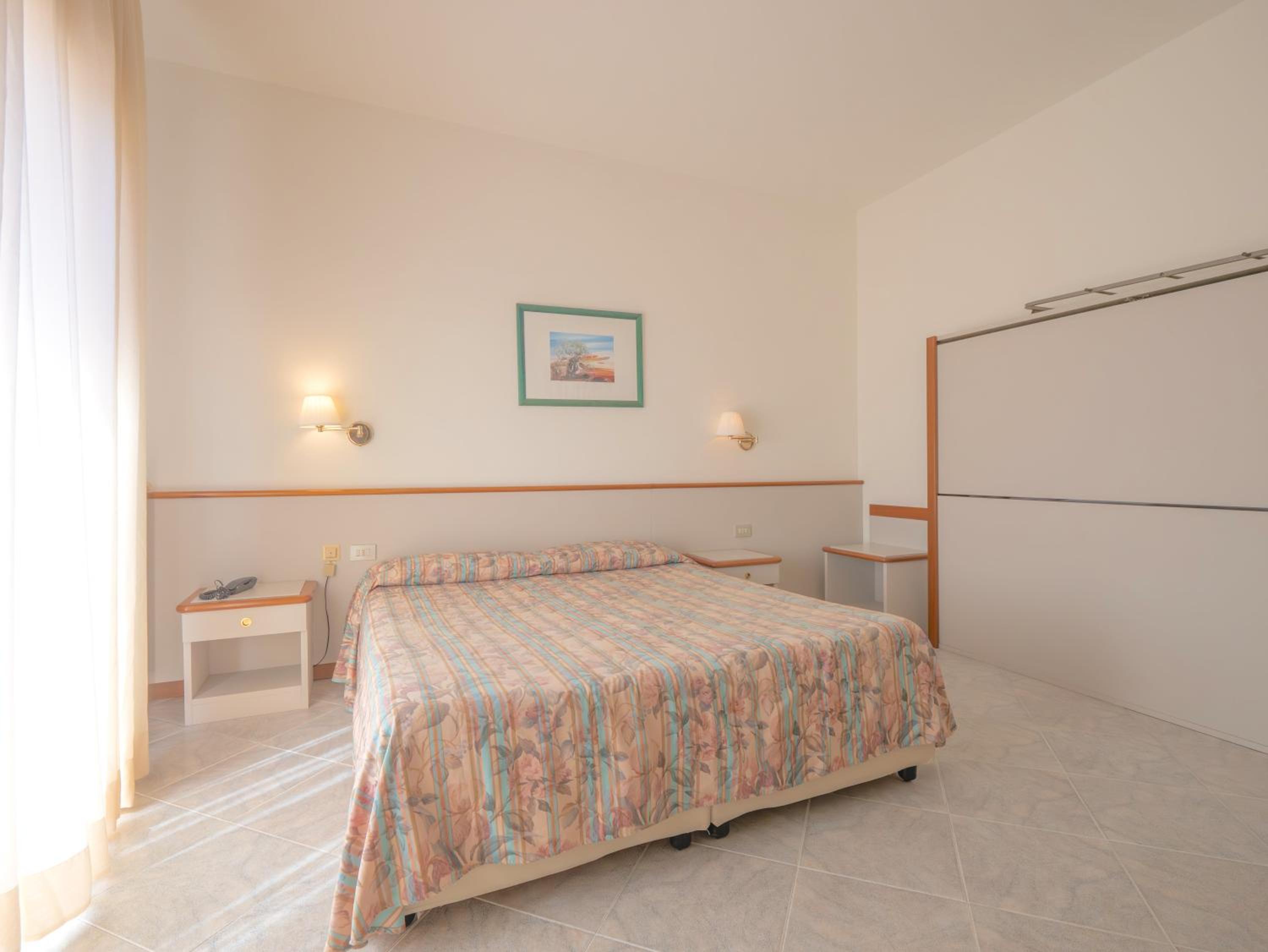 Room, Quadruple