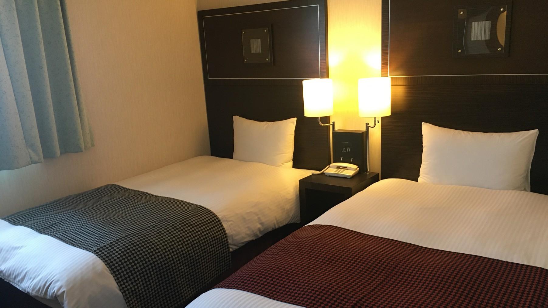 Standard, Twin Beds