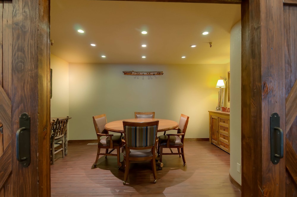 Best Western Plus Truckee-Tahoe Hotel 45/49