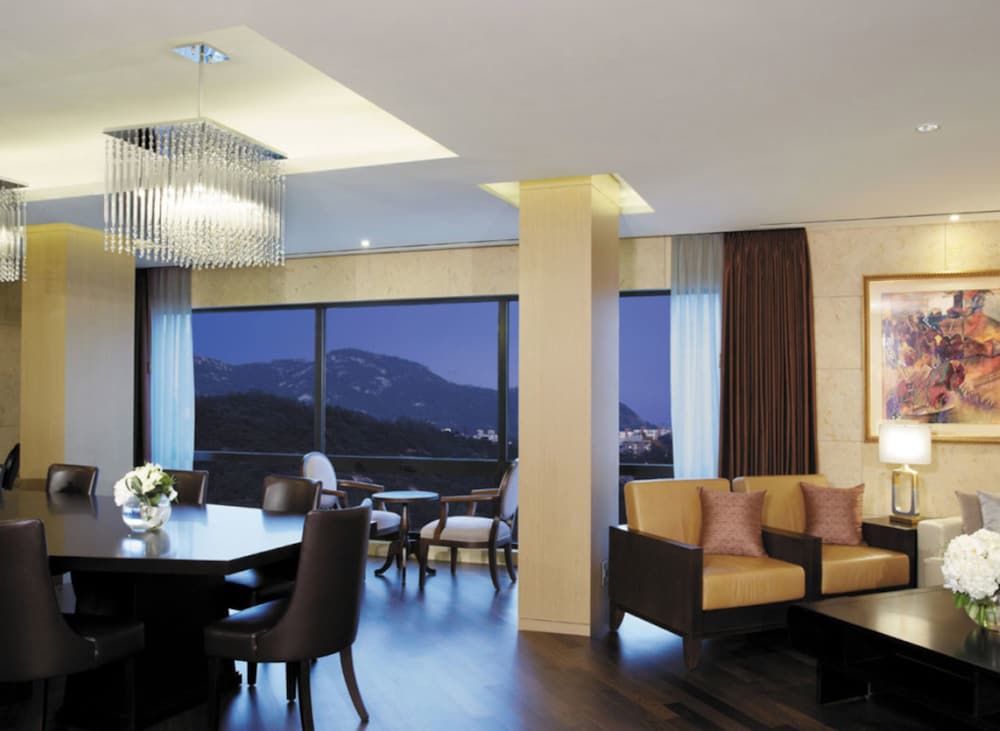 Swiss Grand Hotel 34/42