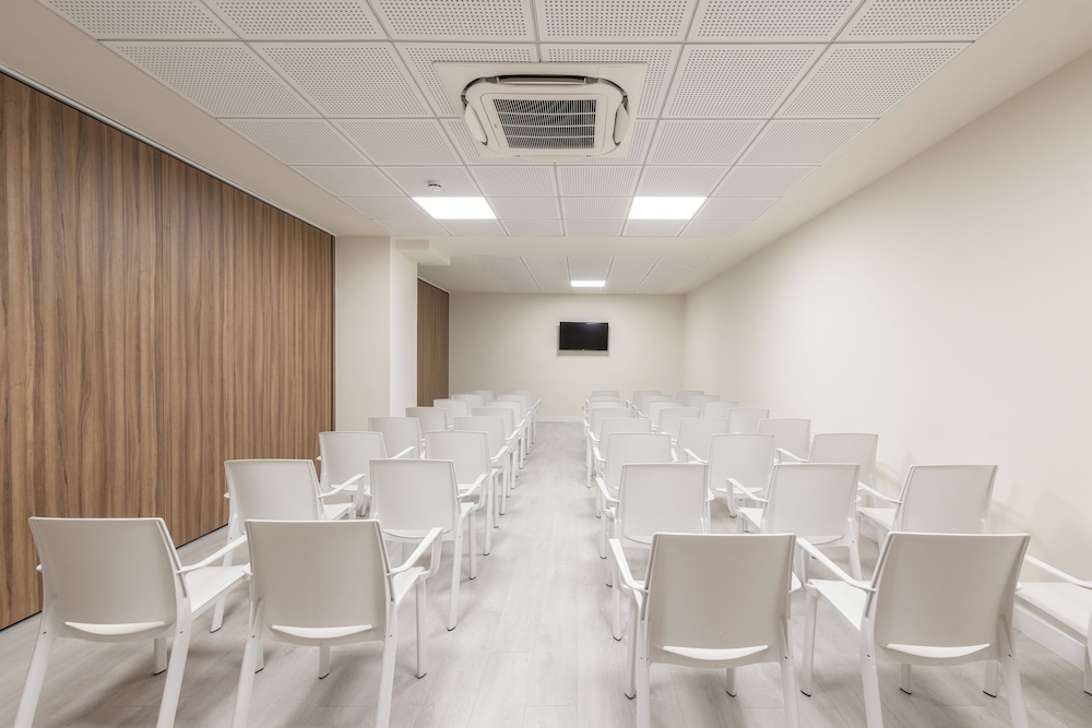 Eurosalou Hotel 33/46