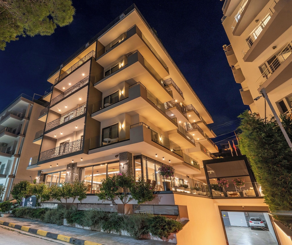 Glow Boutique Hotel & Suites 5/50