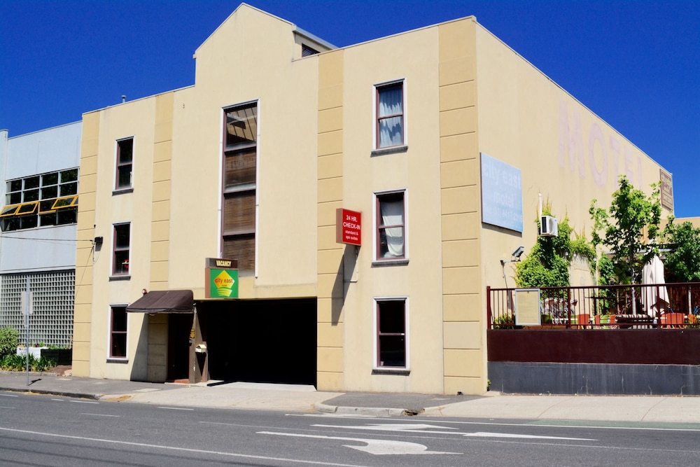 City East Motel 37/41