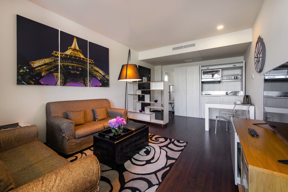 Opera Suite Hotel 28/50