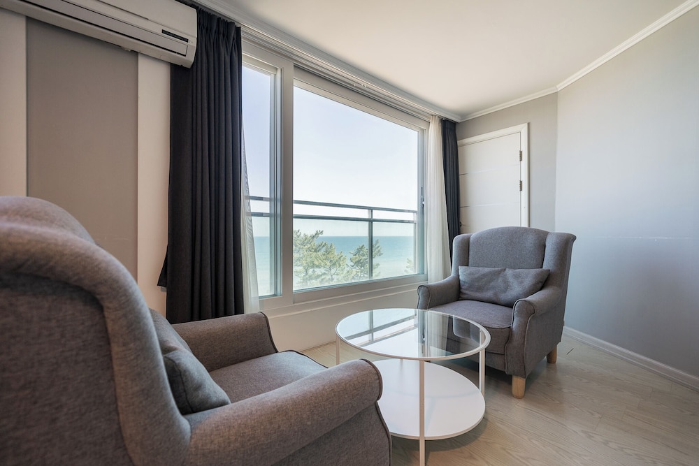 Gyeongpo Soo Hotel 44/68