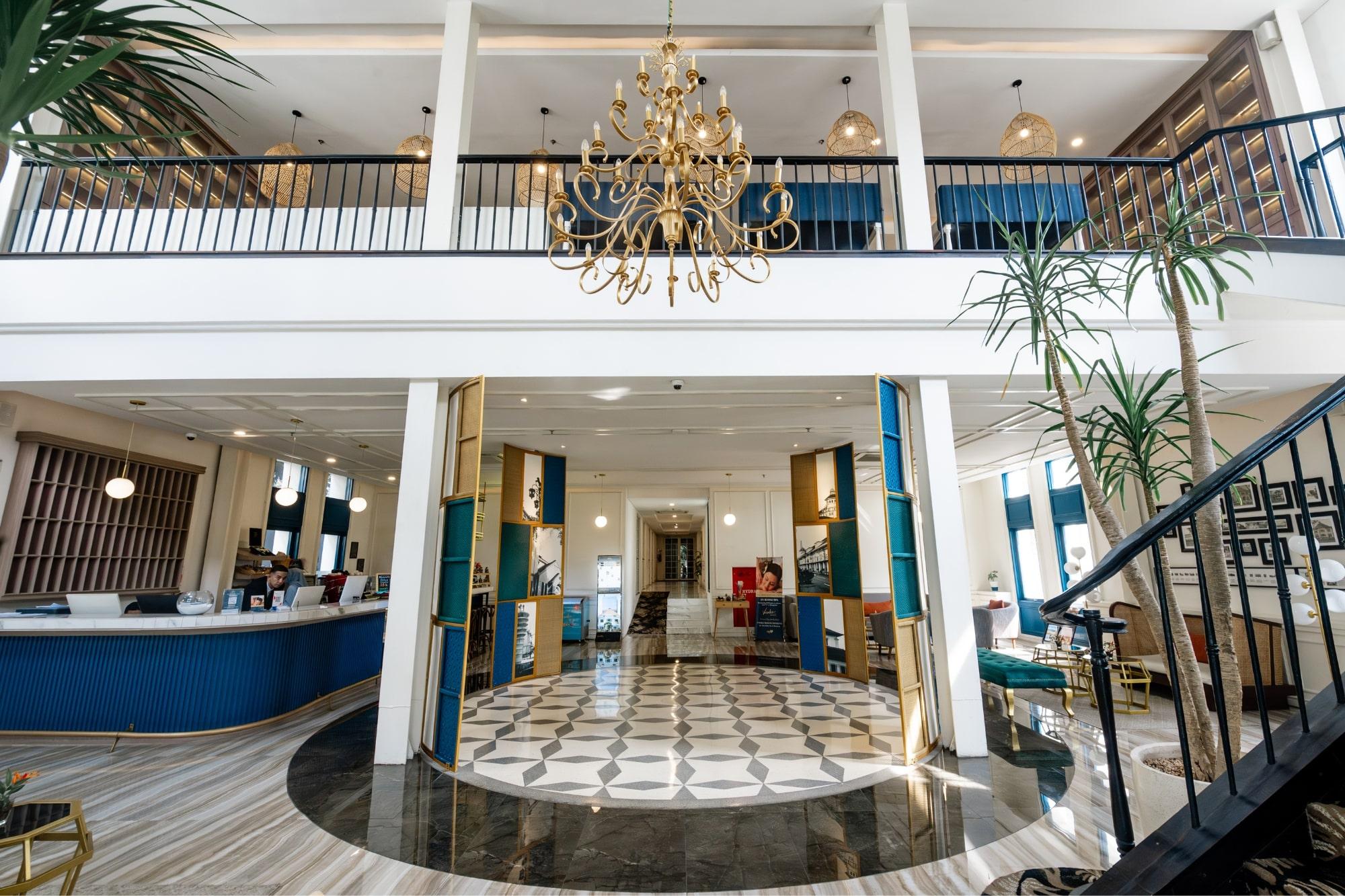 DELUXE MAISON