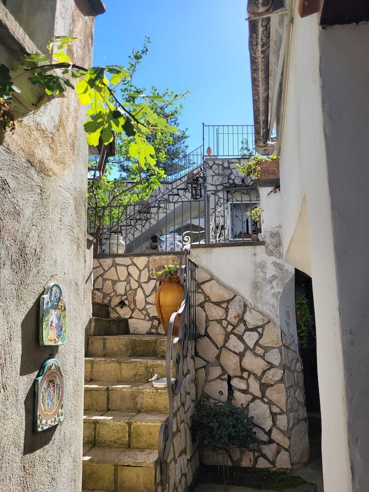 Palazzo Cacace 41/50