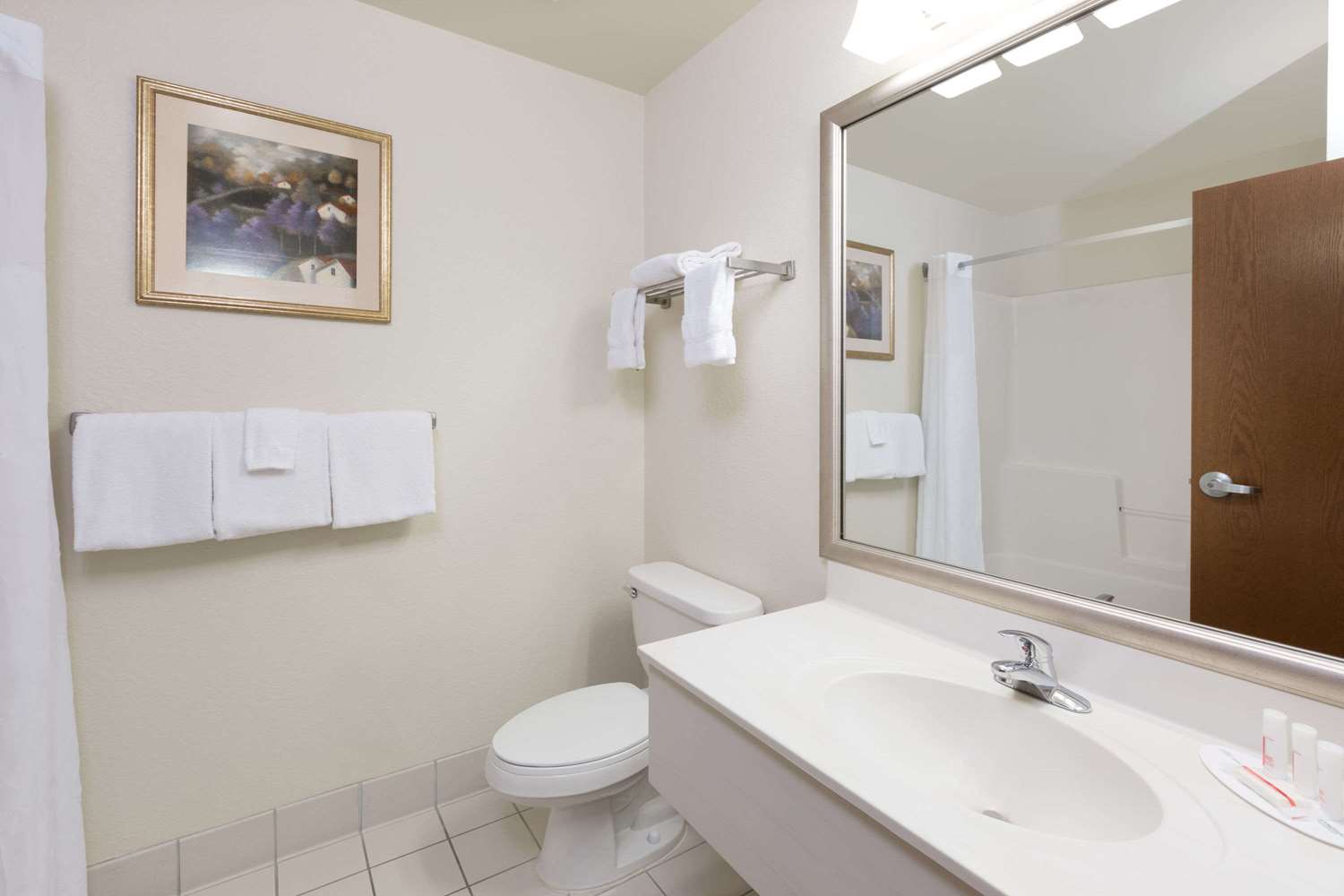 Baymont By Wyndham Des Moines Airport 55/56